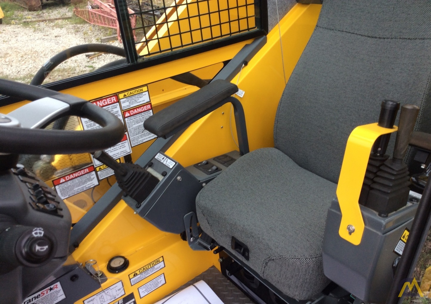 50t Grove RT600E Rough Terrain Crane 4
