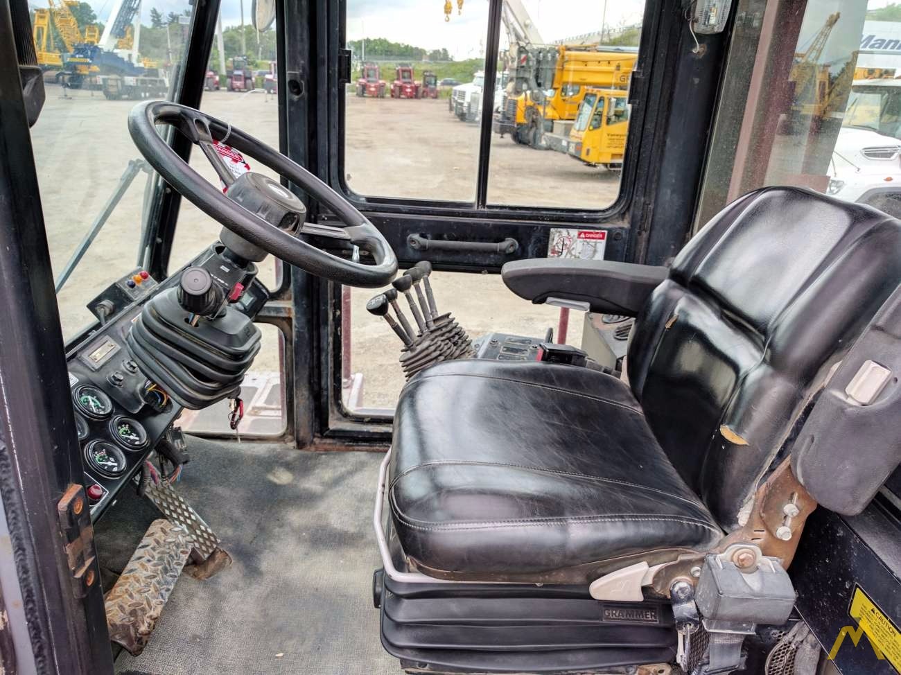 52,000 lb. Taylor T-520S Lift Truck 8