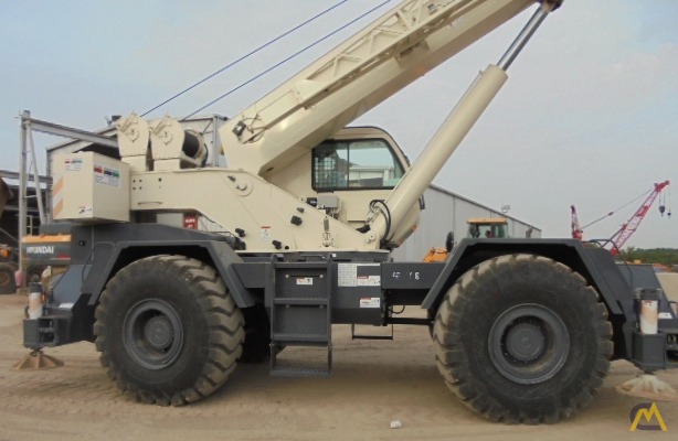 Terex RT 555 55-ton Rough Terrain Crane 1