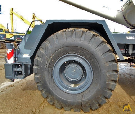 Terex RT 555 55-ton Rough Terrain Crane 21