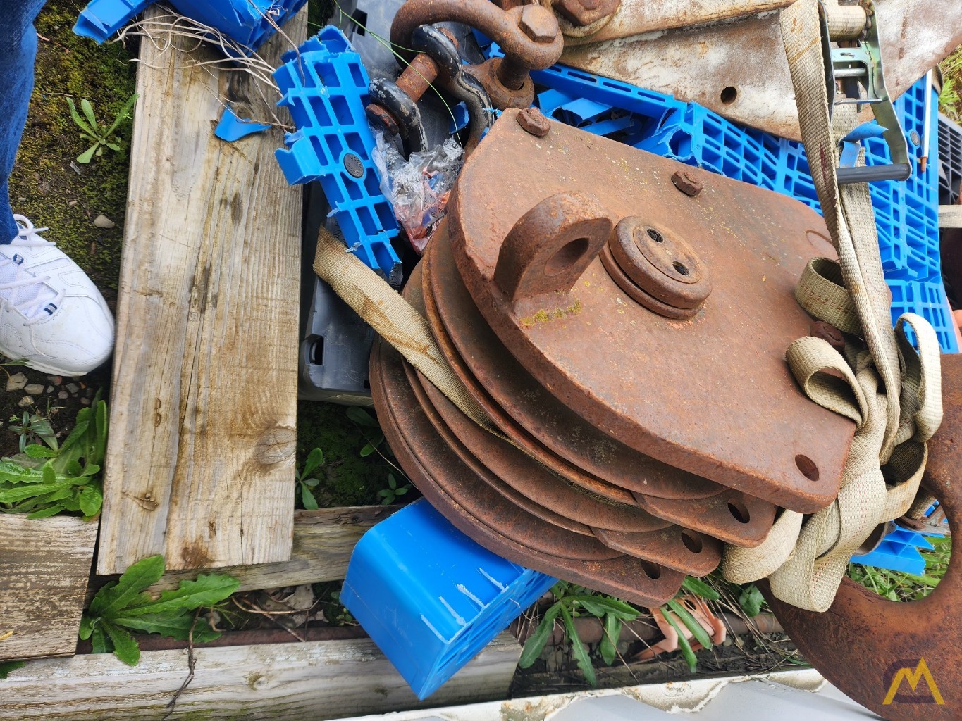 60-Ton 3-Sheave Hook Block - Accommodates 7/8 2