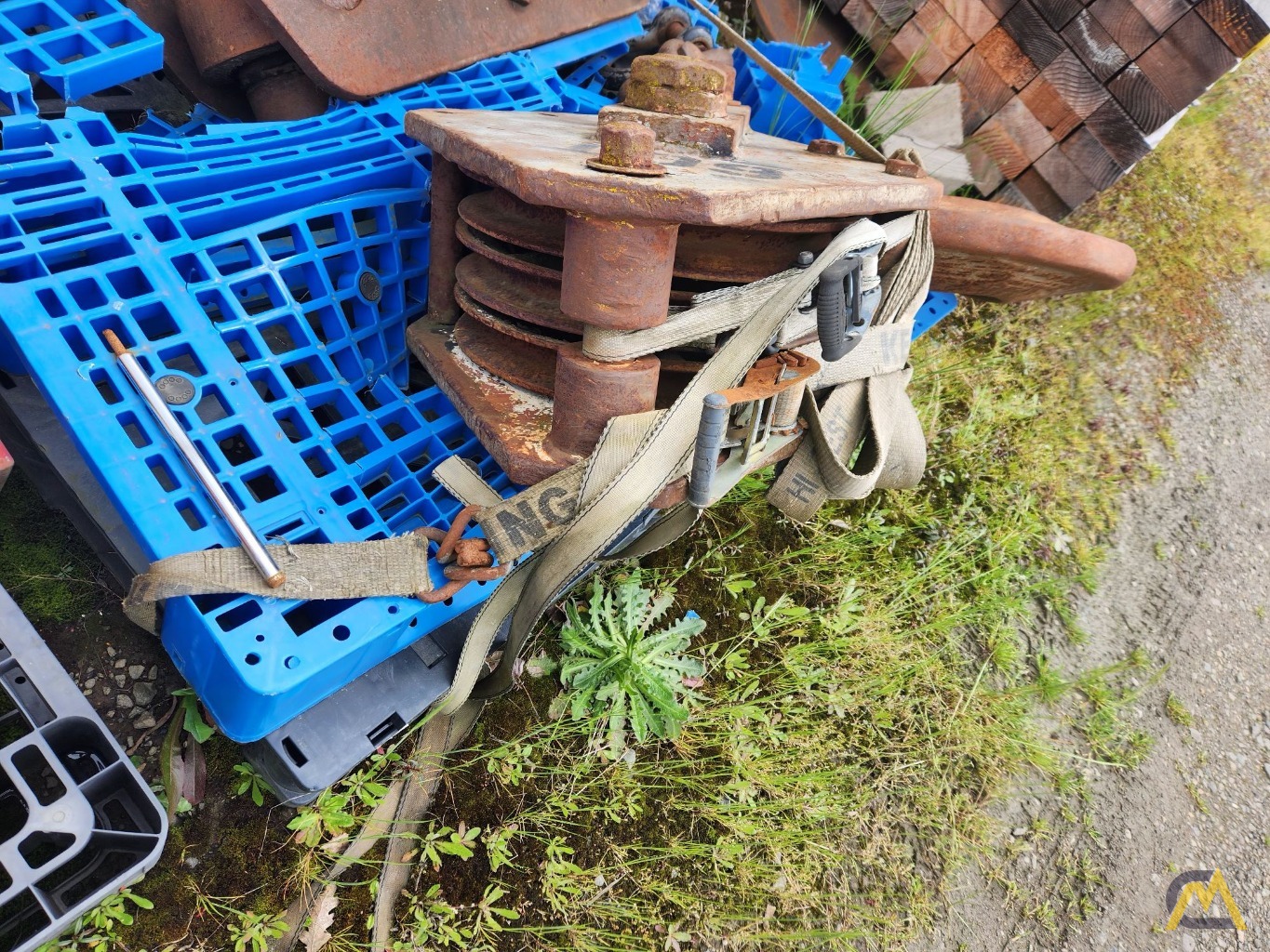 60-Ton 3-Sheave Hook Block - Accommodates 7/8 3