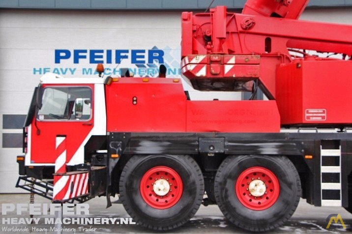 90t Liebherr LTM 1090/2 All Terrain Crane 14