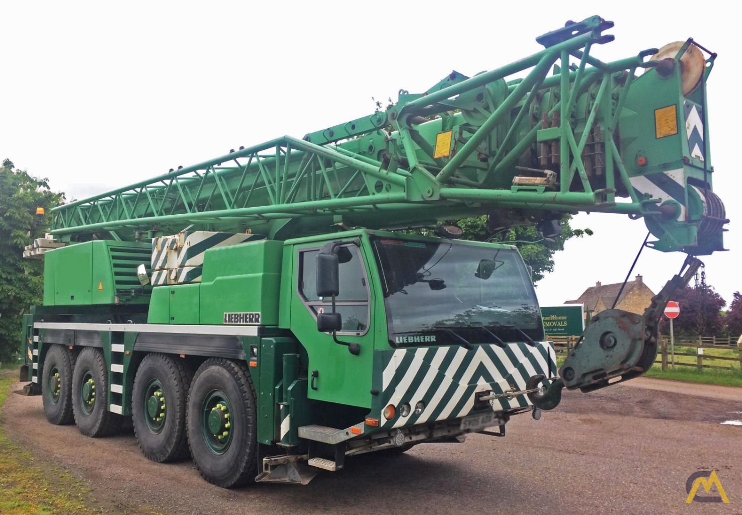 Liebherr LTM1090-4.1 90-Ton All Terrain Crane 2