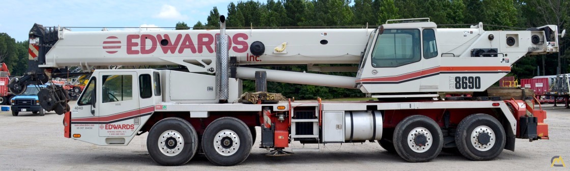 Link-Belt HTT-8690 90-ton Telescopic Truck Crane 1