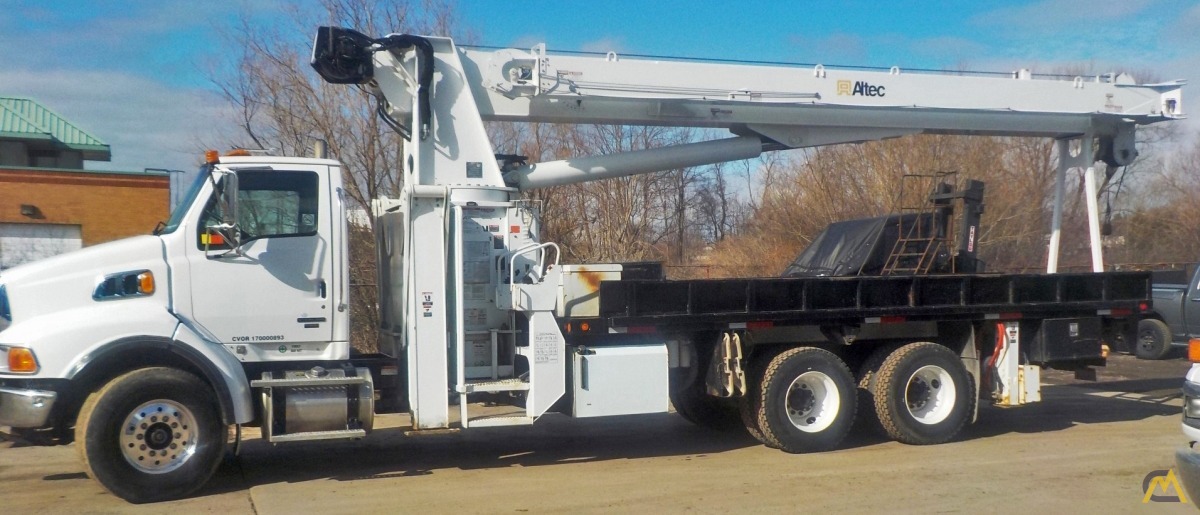 Altec AC25-95B 26-Ton Boom Truck Crane 2