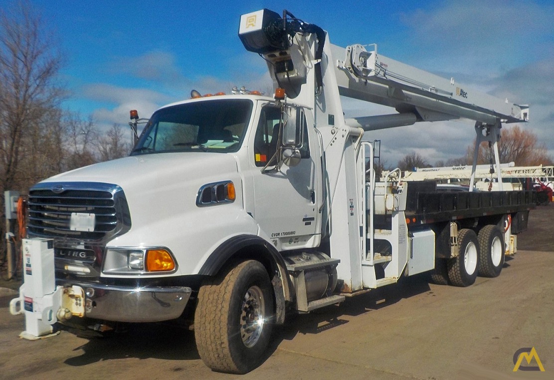 Altec AC25-95B 26-Ton Boom Truck Crane 0