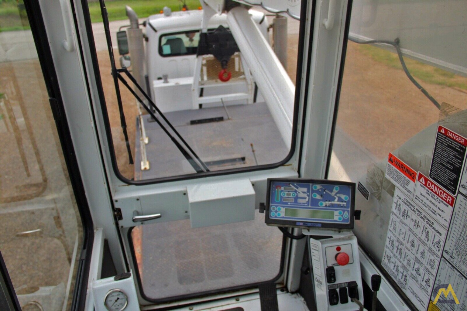Altec AC26-103S 26-Ton Boom Truck Crane 9