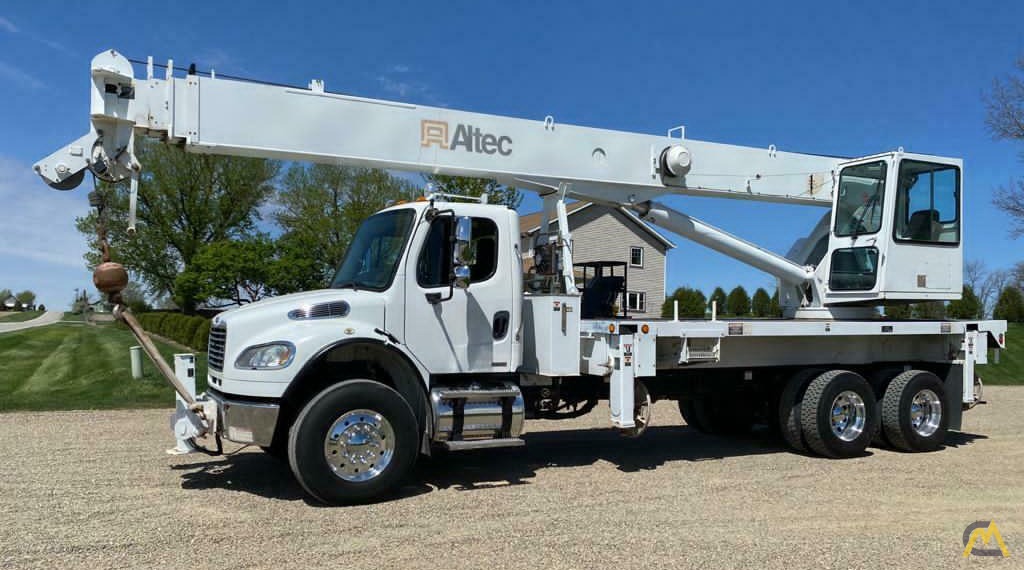 Altec AC30-103S 30-Ton Boom Truck Crane 0