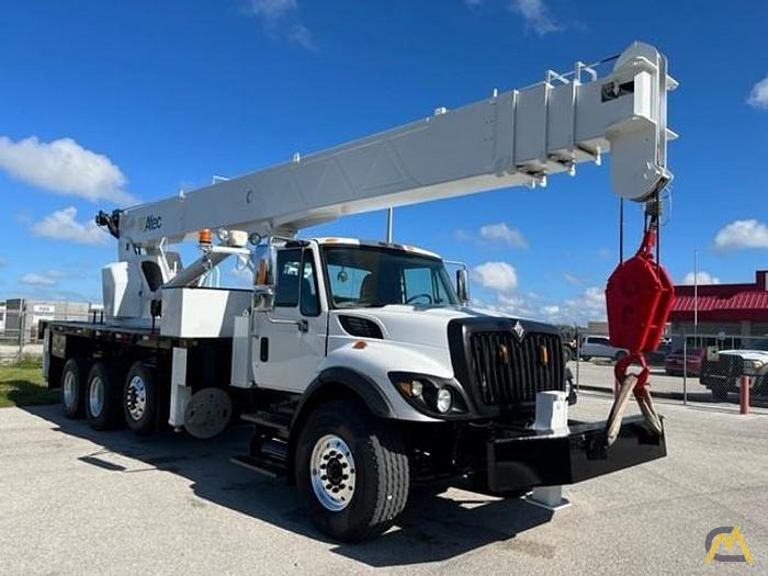 Altec AC38-103S 38-Ton Boom Truck Crane on International 7500 3