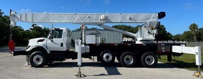Altec AC38-103S 38-Ton Boom Truck Crane on International 7500 2