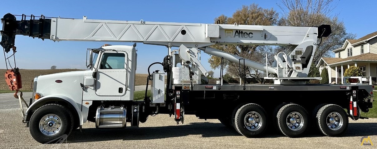 Altec AC38-127S Boom Truck Crane 0