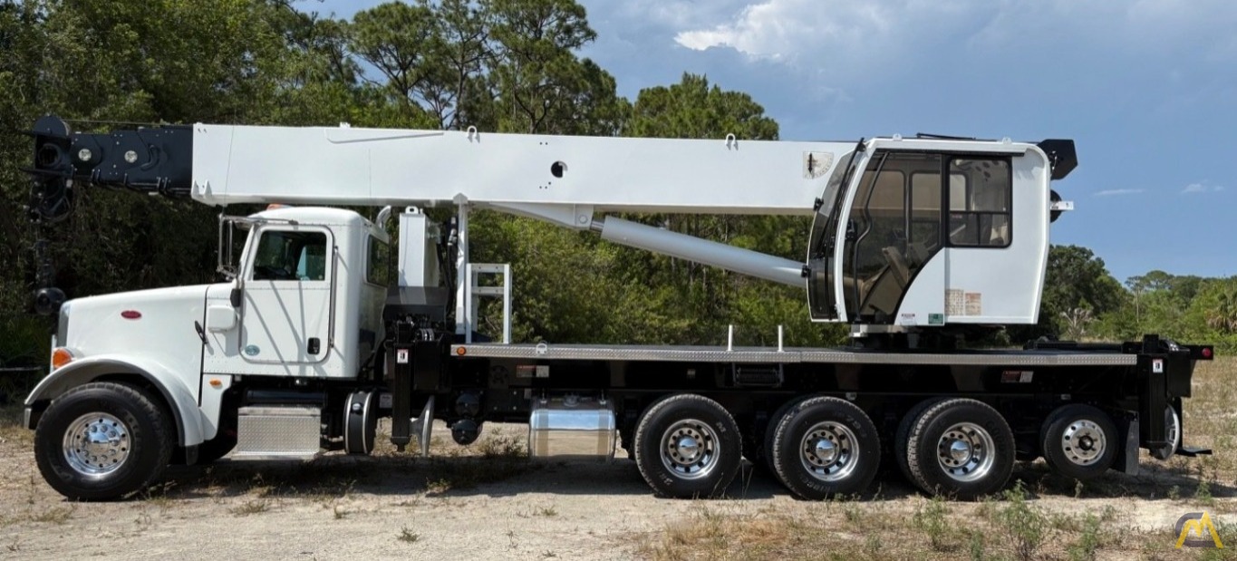 Altec AC40-152S Boom Truck Crane on Peterbilt 367 8