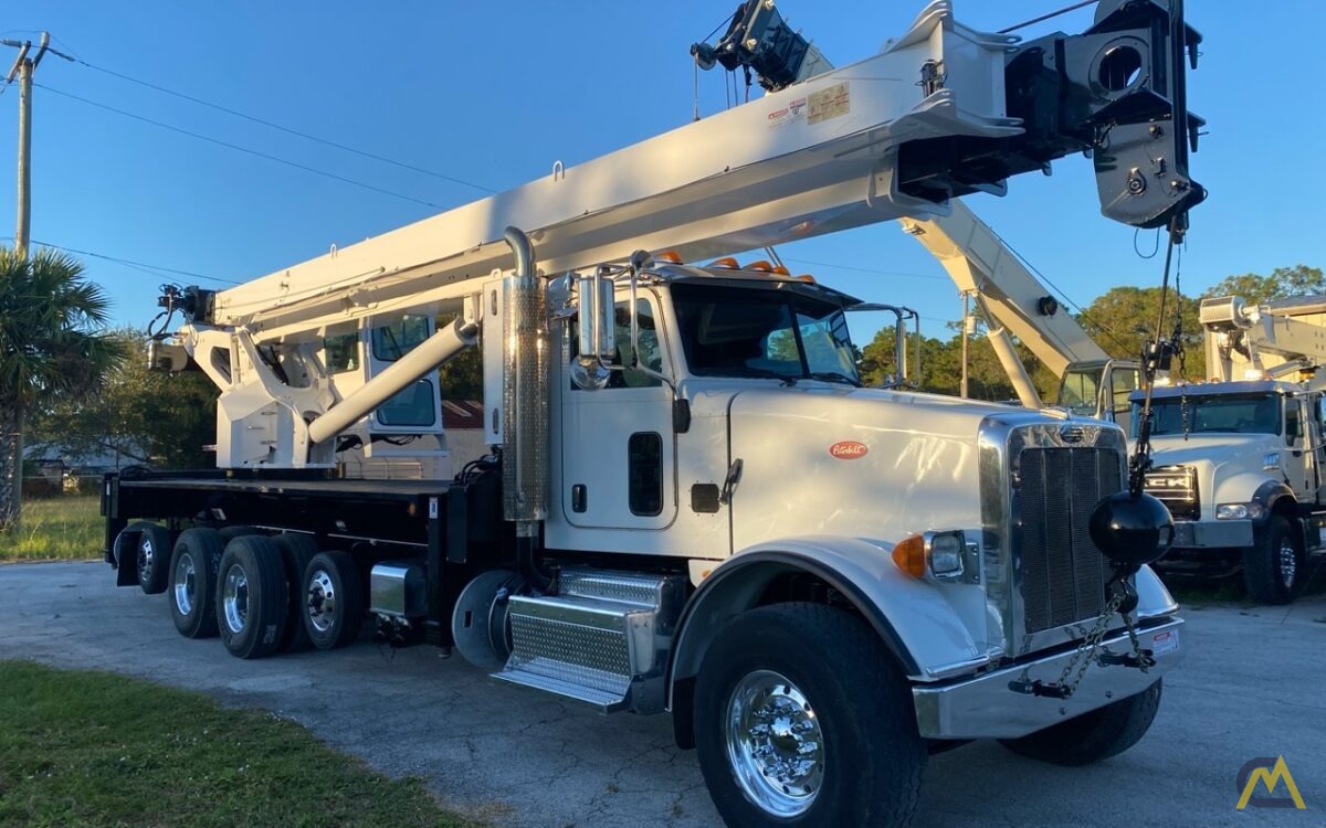 Altec AC45-127S Boom Truck Crane on Peterbilt 2