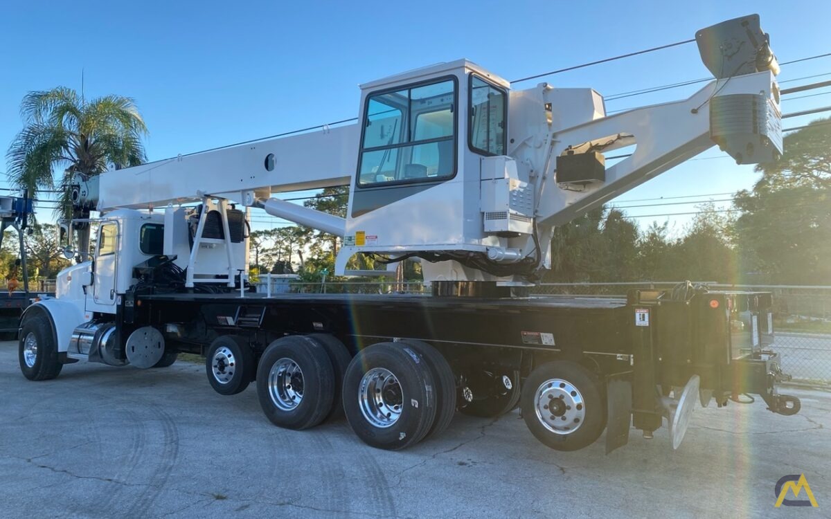 Altec AC45-127S Boom Truck Crane on Peterbilt 4