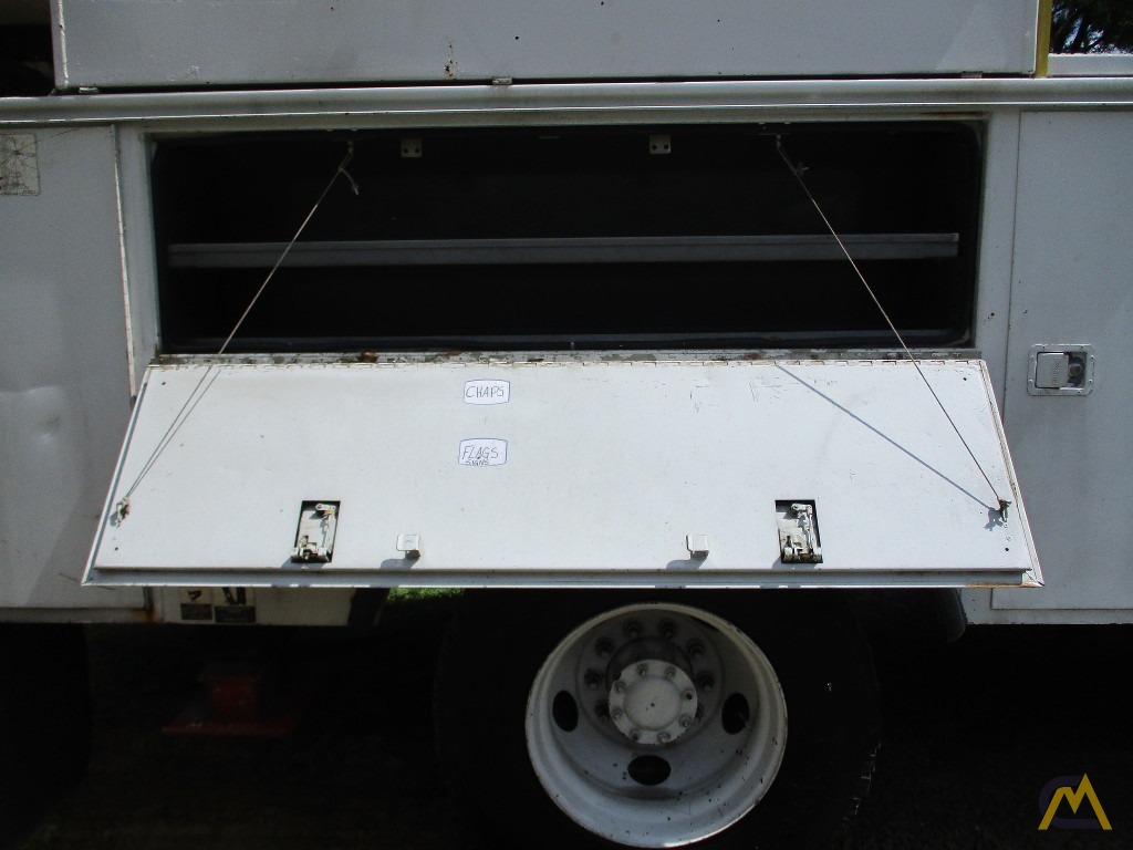 Altec AM55 Utility Bucket Boom on Chevrolet C7500 49