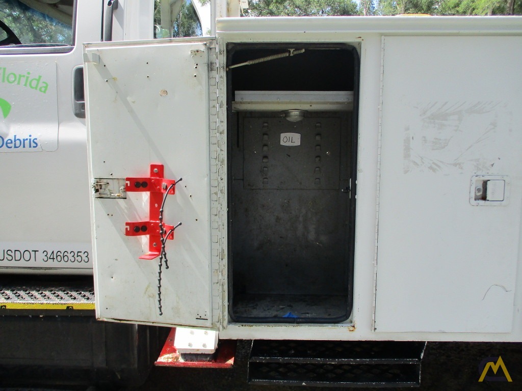 Altec AM55 Utility Bucket Boom on Chevrolet C7500 63