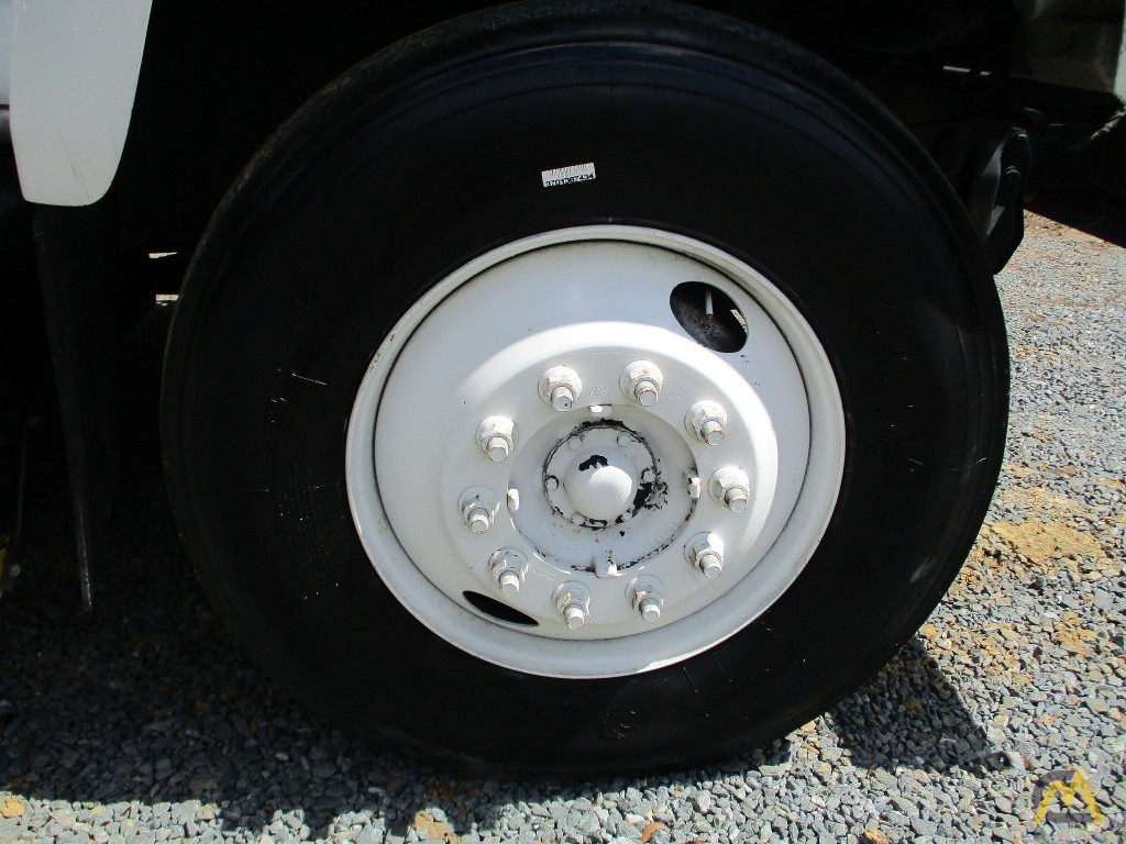 Altec AM55 Utility Bucket Boom on Chevrolet C7500 20