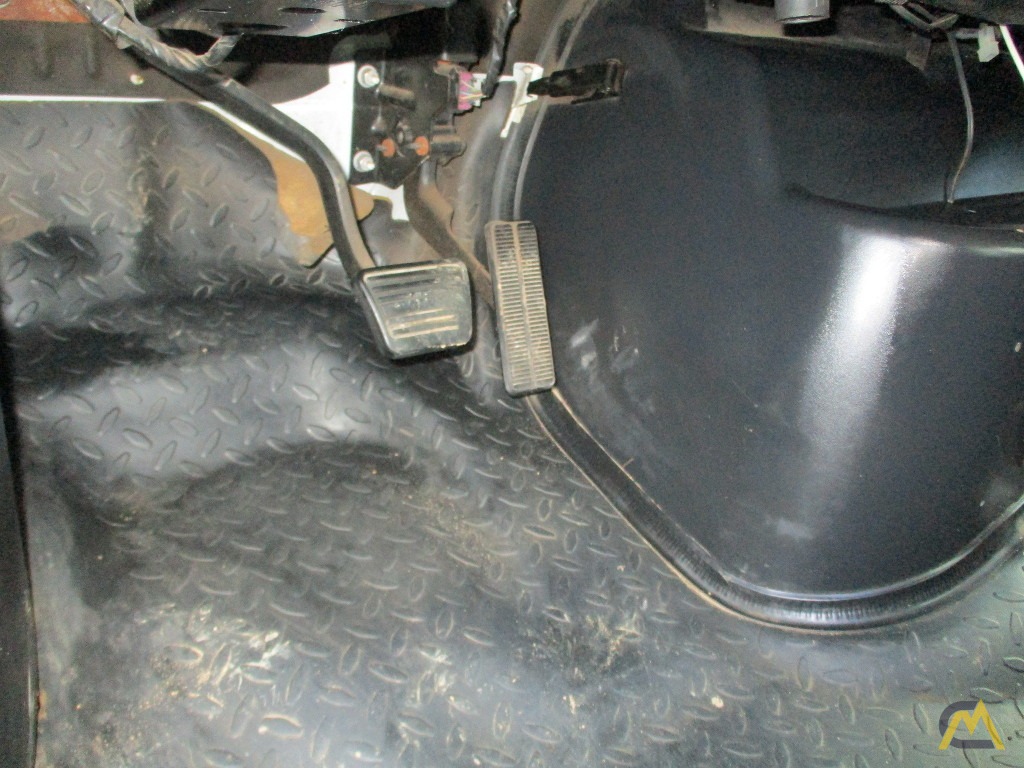Altec AM55 Utility Bucket Boom on Chevrolet C7500 73
