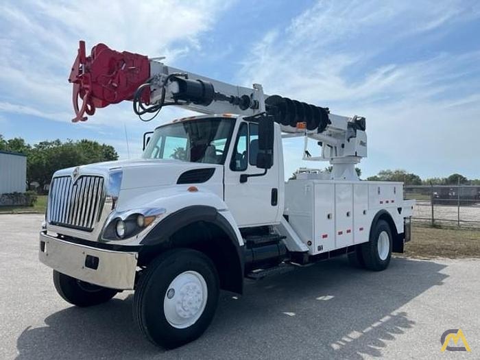 Altec DM47TR Digger Derrick on 2012 International 7300 4x4 Reg Cab