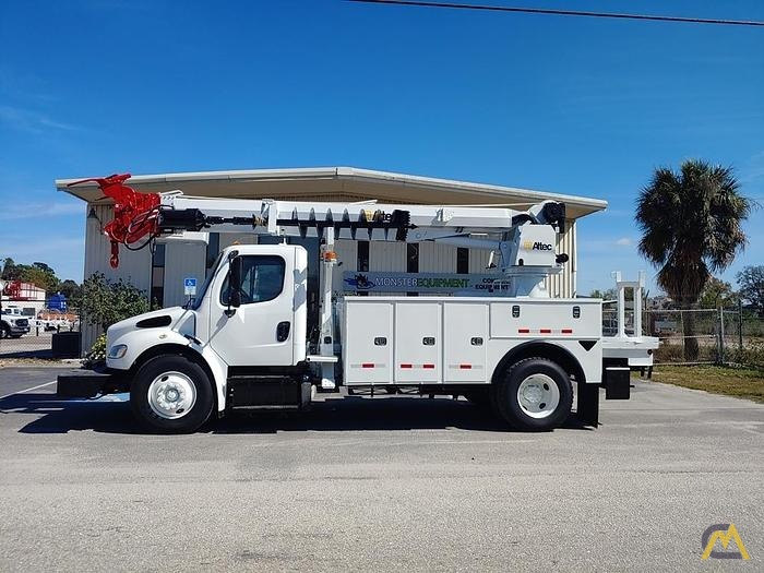 Altec DM47B-TR Digger Derrick on 2014 Freightliner M2 106