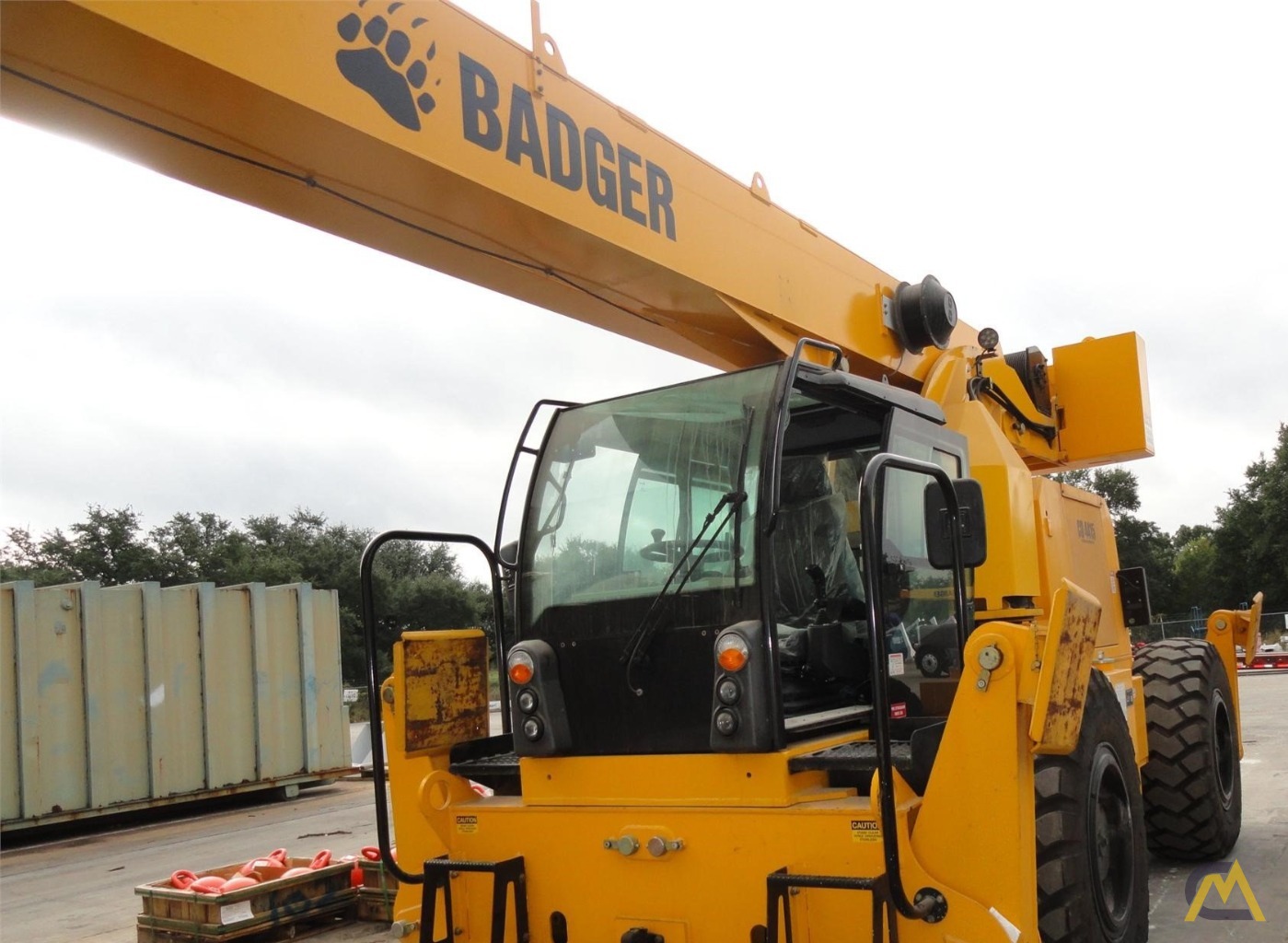 Badger CD4415 15-ton Down Cab Rough Terrain Crane 2