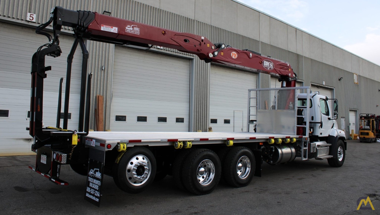 BIK SERIES WC-75 BY PM Wallboard Loader Crane on Freightliner 114SD 3