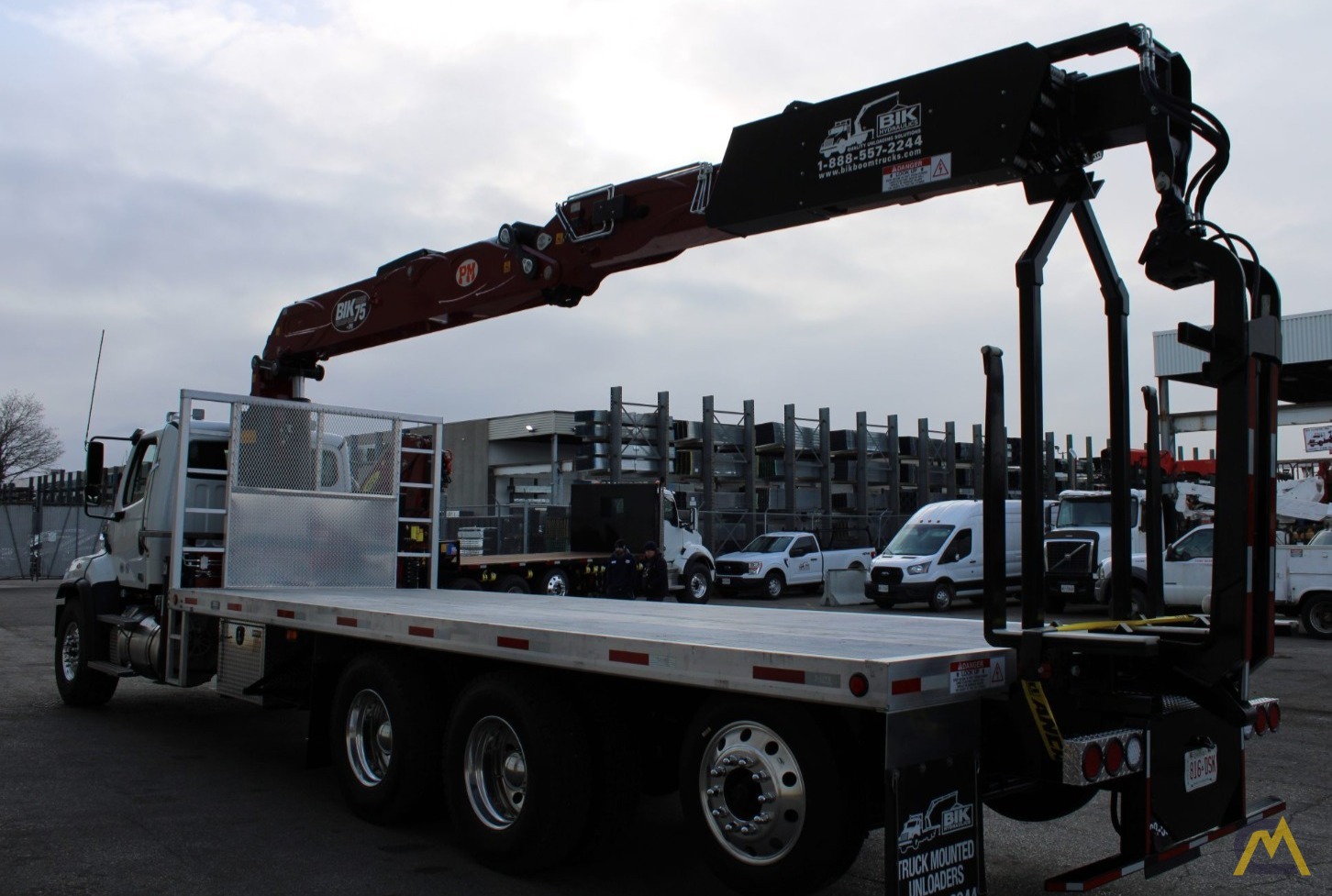 BIK SERIES WC-75 BY PM Wallboard Loader Crane on Freightliner 114SD 5