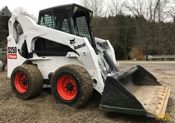 Bobcat S250 Skid Steer Loader 0