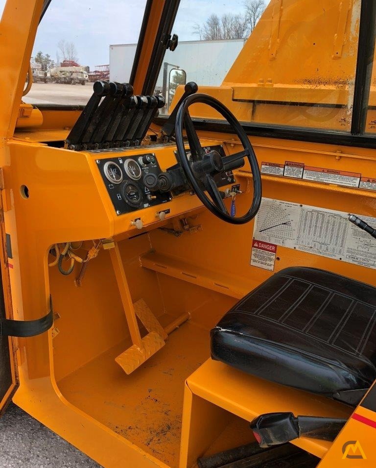 Broderson IC-80-3G 15-Ton Carry Deck Crane 8