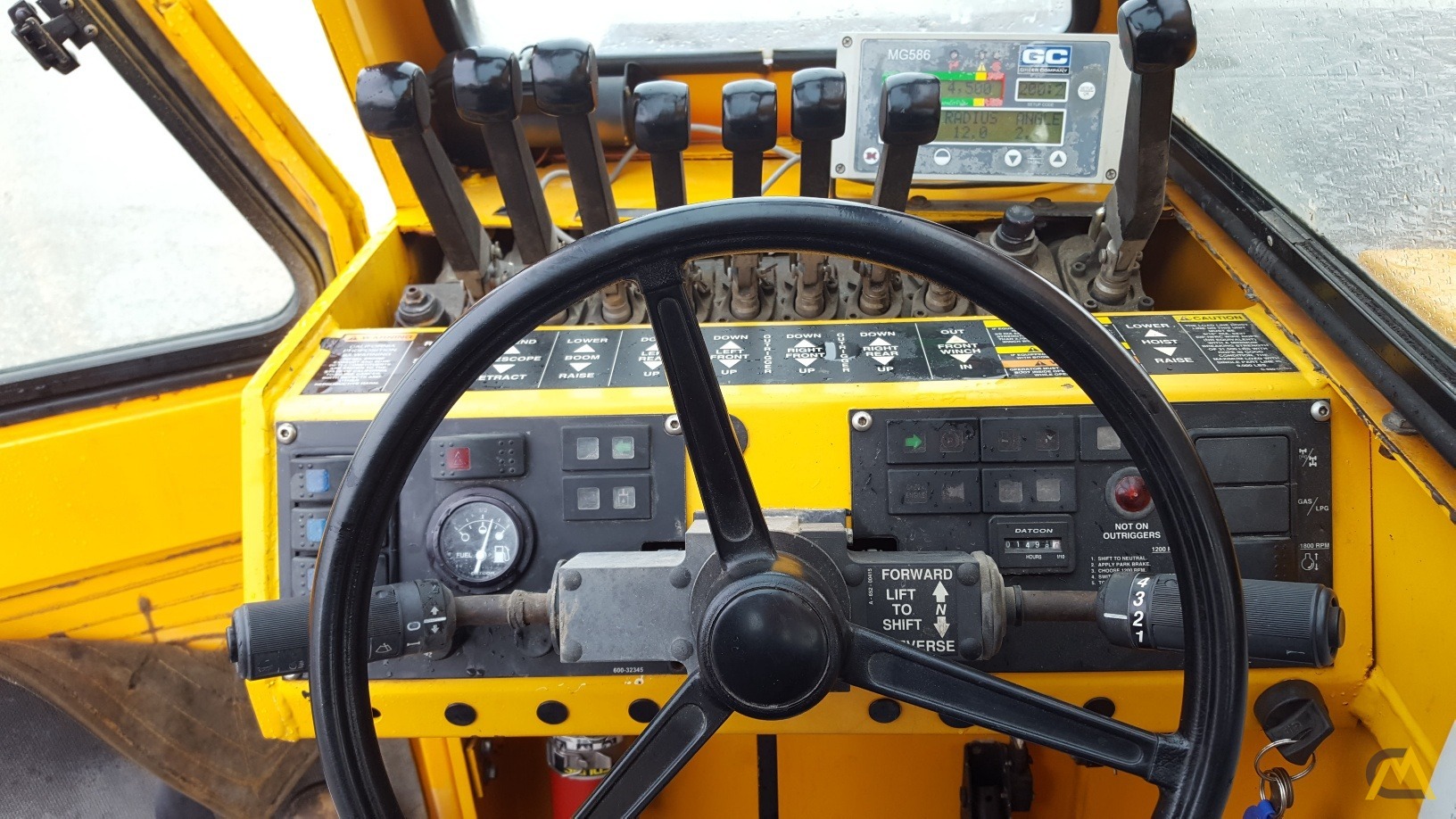 Broderson IC-80-3H 9-Ton Carry Deck Crane 6