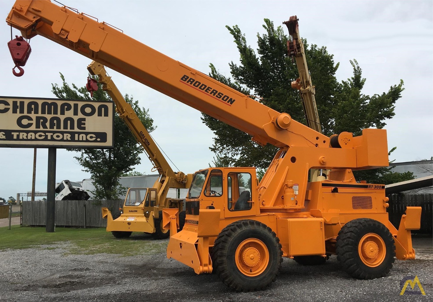 Broderson RT3002C 15Ton Down Cab Rough Terrain Crane For Sale Hoists