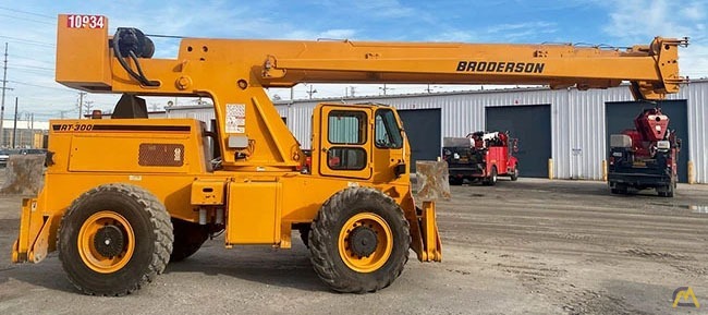 Broderson RT-300-2G 15-Ton Down Cab Rough Terrain Crane