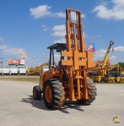 Case 586E 6,000 lb. 3-ton Industrial Lift Truck 1