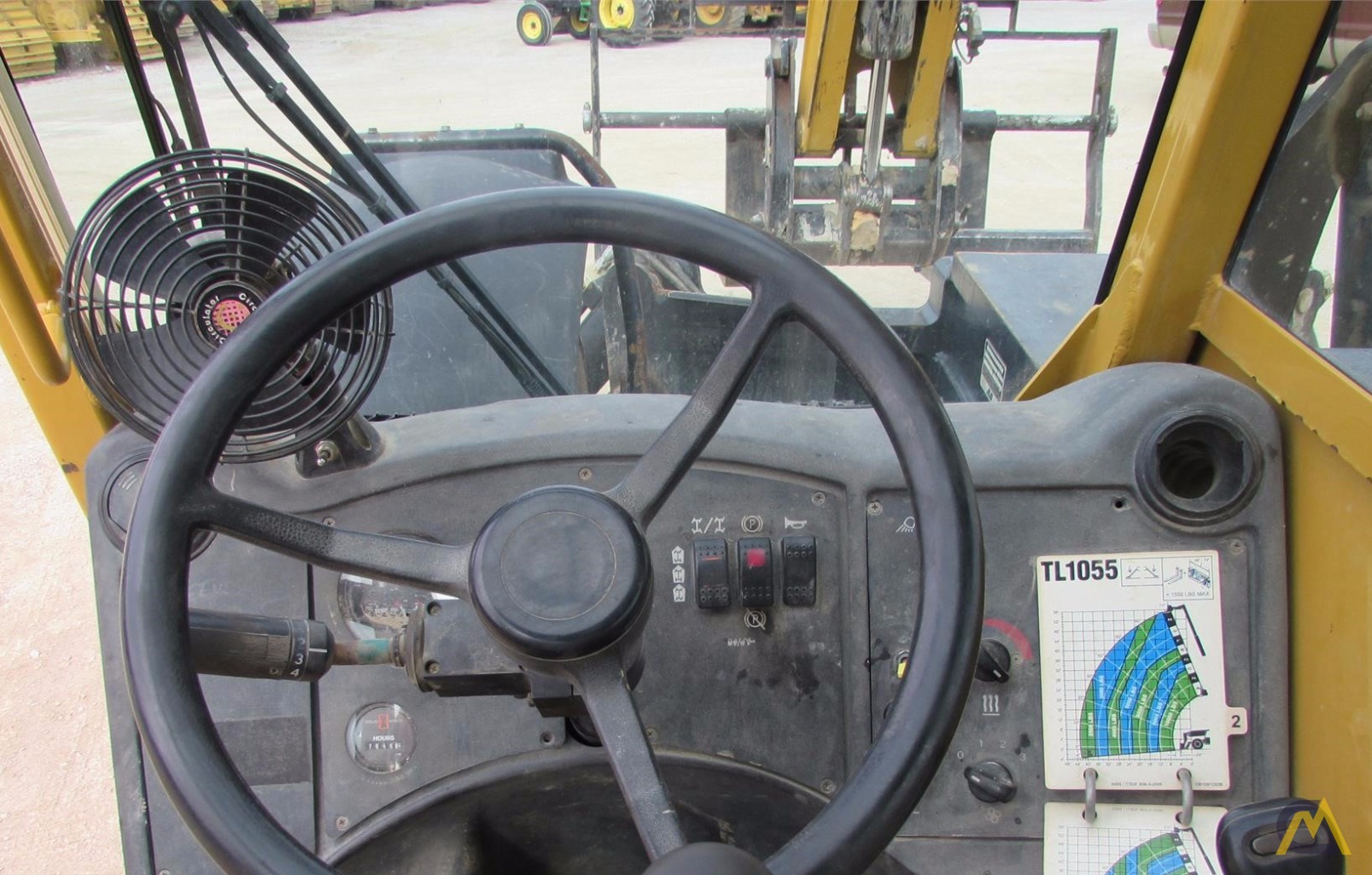 CAT TL1055 Telehandler 9
