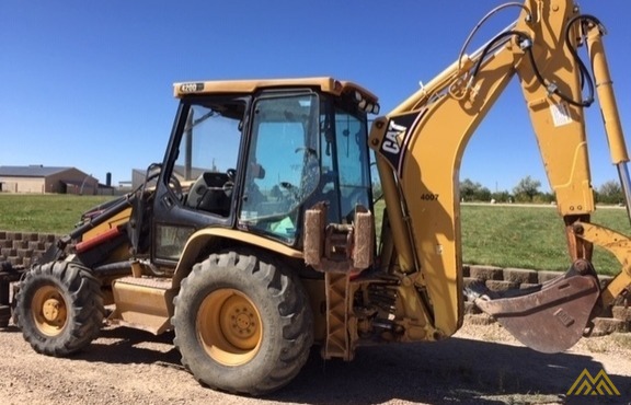 Caterpillar 420D Backhoe 5