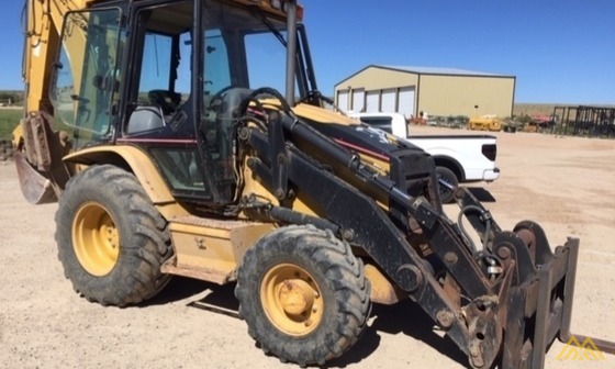 Caterpillar 420D Backhoe 3
