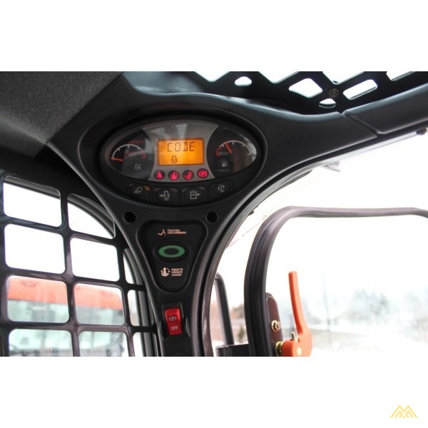 Bobcat S590 Compact Skid Steer Loader 5