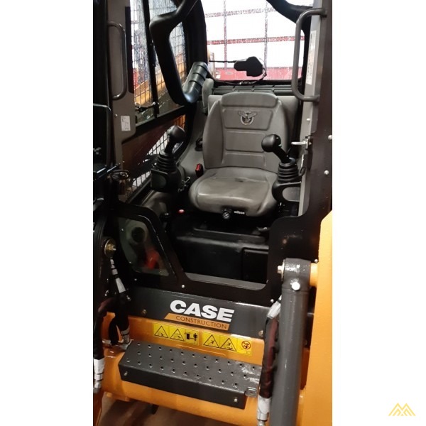 Case SR175 Compact Skid Steer Loader 4