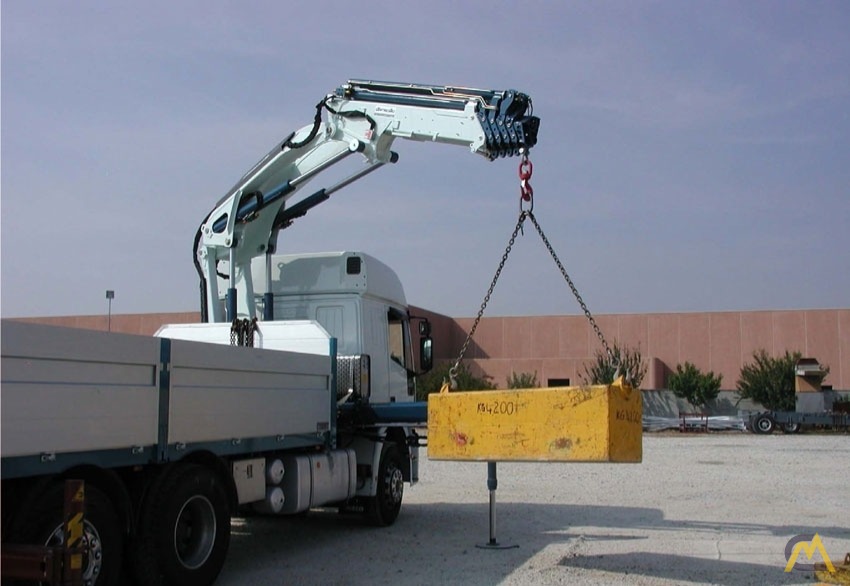Cormach 22500 E5 ASC 9.25-Ton Knuckle Boom Articulating Crane 1