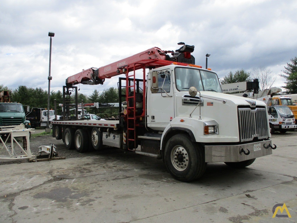 Cormach 50000 WB95 3.06-ton Pallet Fork Loader Crane 1