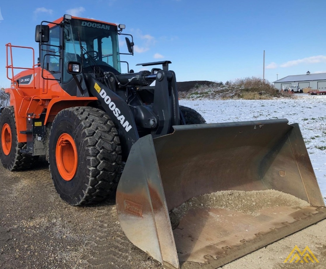 Doosan DL300-5 Wheel Loader 1