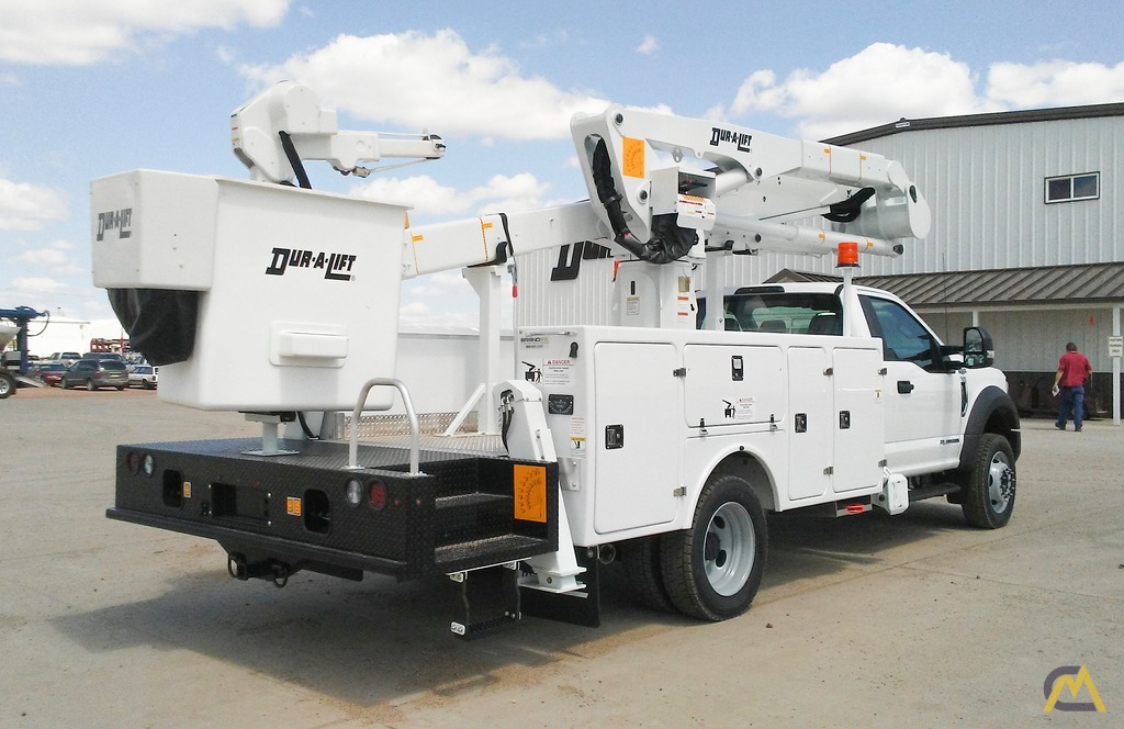 DurALift DPM247DU insulated bucked truck 2018 Ford F550 diesel 4x4