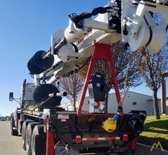 Elliot 30105 F-D 30-Ton Boom Truck Crane 3