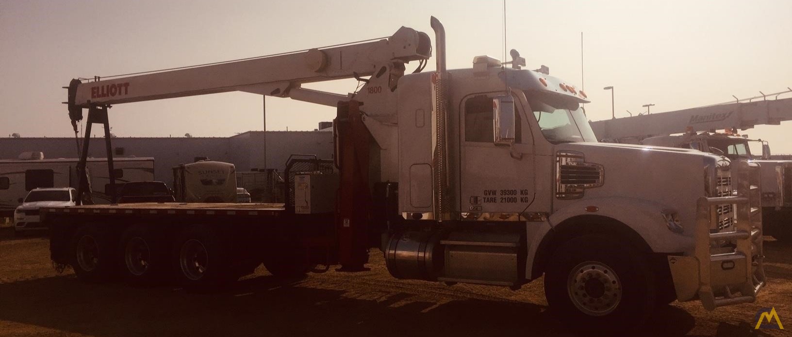 Elliot 1870F Boom Truck Crane on Freightliner 122SD For Sale Elliott