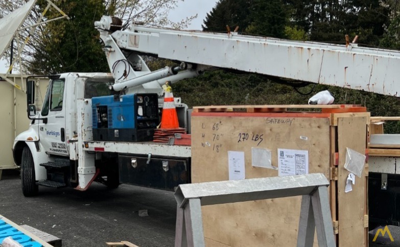 Elliot G85F 90' Telescopic Boom Aerial Platform on International 5