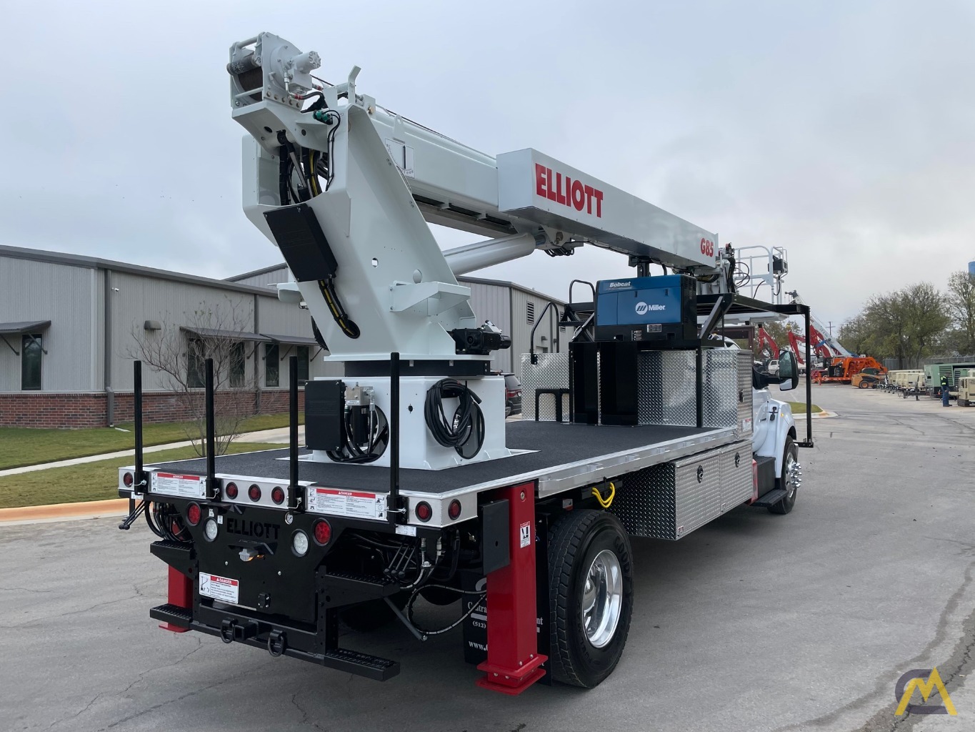 Elliott G85R 85' Telescopic Boom Bucket Truck on Ford F750 3