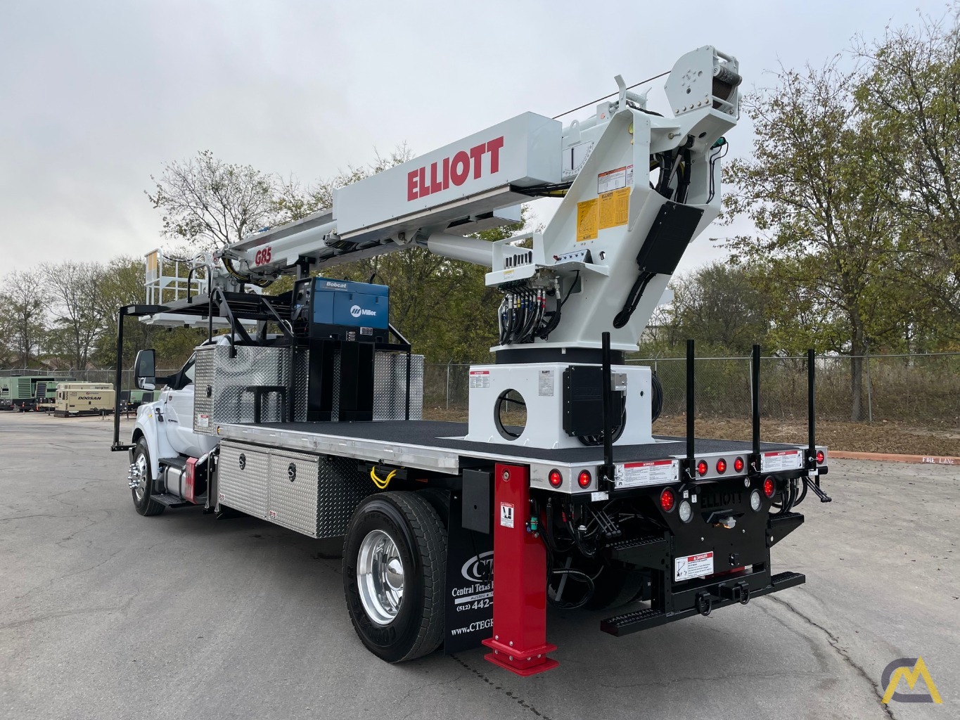 Elliott G85R 85' Telescopic Boom Bucket Truck on Ford F750 2