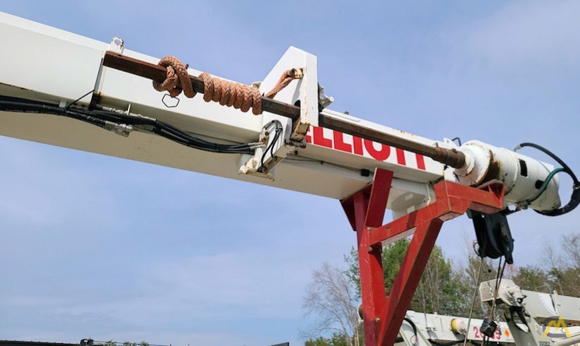 Elliott 26015F 26-ton Boom Truck Crane on Sterling LT9513 4