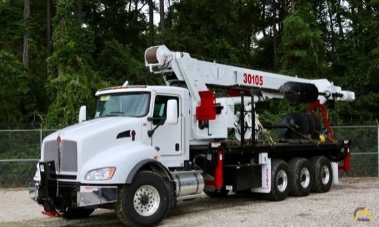 Elliott 30105F 30-Ton Boom Truck Crane 2